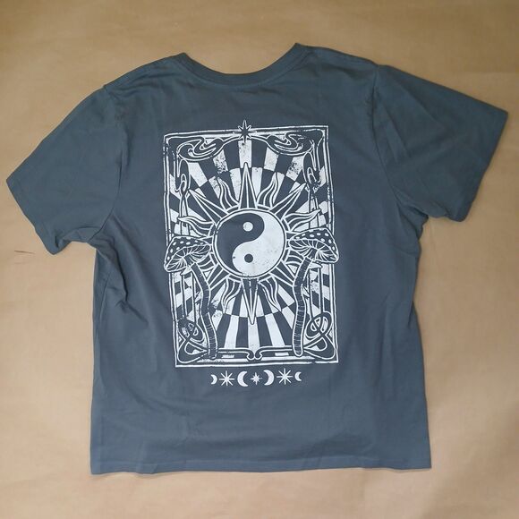 Rebellious One Short Sleeve Yin Yang T-Shirt Gray Size XL - Picture 2 of 8